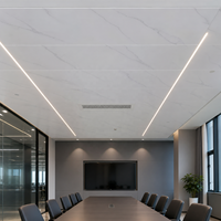 Plaque de plafond en PVC WYRAX à emboîtement multi-cellules, fixation rapide, motif marbre subtil, largeur 200 mm, profil 7,5 mm pour salle de bain et maison