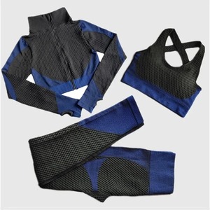 Ensemble de sport 3 pièces pour femmes, haut court à manches longues et leggings taille haute, tenue de sport de fitness respirante et durable - Product Image 6