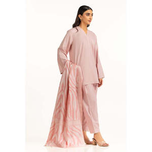 Chal de Seda Teñido Jacquard SH-25-116 con Patrón Tejido Impreso Digitalmente para la Temporada de Invierno - Product Image 1