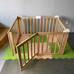 Cuna y corralito modernos de madera de pino para bebé, muebles elegantes para bebé para sala de estar o dormitorio, fabricante OEM ODM de Vietnam - Product Image 2