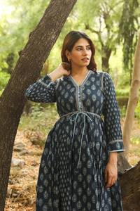 Vestido Midi Bohemio Nuevo, Estampado a Mano, Algodón Puro, Floral, Azul Marino, Blanco, Ropa Casual - Product Image 4