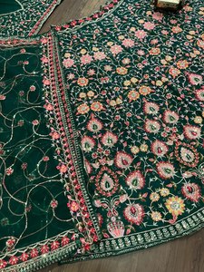 Commande Get New Hot And Pretty Pakistanais Fashion Eid And Ramdan Month Special Mirror And Diamond Work Lahenga Choli - Product Image 4