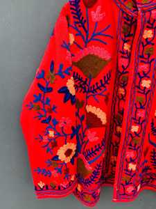 Veste en coton brodé Suzani faite à la main pardessus floral indien Boho manteau ethnique pour les femmes - Product Image 2