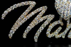 จี้ตัวอักษรเงินแท้ 925 ประดับเพชรโมอิสซาไนต์แบบกำหนดเอง พร้อมห่วงรูปหัวใจ ประดับเพชร VVS สไตล์ฮิปฮอป ของขวัญวันเกิดที่สมบูรณ์แบบสำหรับผู้หญิง - Product Image 3