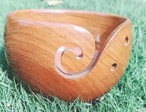 Bol en fil de bois 6x3.5 Porte-fil personnalisé parfait pour le tricot Personnalisez votre message pour votre bien-aimé - Product Image 2
