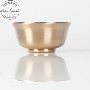 Vente en gros petit bol en laiton à pieds artisanal avec finition brossée de qualité supérieure utilisé pour servir des Desserts et des soupes - Product Image 1