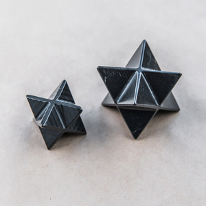 Merkaba de shungita pulida de 1.18 pulgadas (30 mm) - Product Image 3