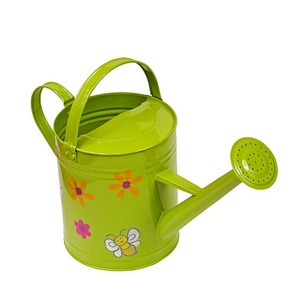 Arrosage, particulièrement bénéfique pour les plantes délicates, Un arrosoir vert Ils offrent des semis contrôlés et intérieur en pot - Product Image 2