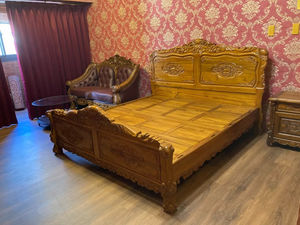 Lit king-size en bois massif sculpté à la main, de qualité supérieure, avec cadre et pied de lit luxueux, meubles de chambre à coucher de qualité supérieure. - Product Image 3