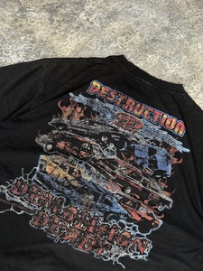 T-shirt tendance pour homme avec patchs déchirés, t-shirt graphique patchwork urbain, t-shirt décontracté en coton streetwear pour tous les jours - Product Image 2