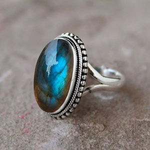 แหวนเงินแท้925ดีไซน์คลาสสิกอัญมณีลาบราดอไรต์ธรรมชาติขนาด10X14มม. รูปไข่สไตล์โบฮีเมียน - Product Image 3