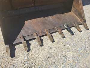 Pala cargadora de orugas compacta Kubota 2015, potencia fiable en un marco compacto con cargadora sobre orugas y componentes de núcleo de bomba - Product Image 6