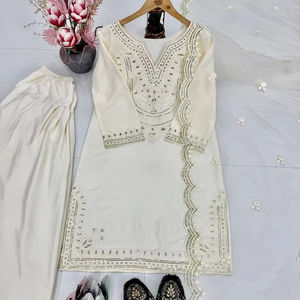 Conjunto de Traje de Fiesta Reversible de Seda Natural Pesada de Diseñador SARA AIL KHAN, Bordado con Lentejuelas, Estilo Indio Pakistaní - Product Image 1