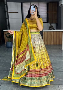 Dernier créateur Lehenga Choli en soie jaune riche avec Gota Patti Work et Dupatta pour les mariages et les fêtes de Diwali - Product Image 2