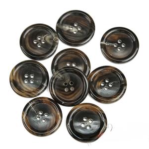 Botones de Cuerno de Búfalo Natural al por Mayor, Acabados y Coloridos para Accesorios de Ropa, Alta Calidad - Product Image 2