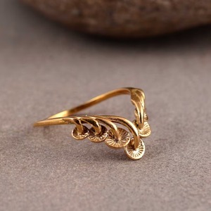 À la mode Super brillant Anti-allergique Non-ternissement 18k plaqué or champignon bague en laiton massif pour les femmes pour les mariages prix de gros - Product Image 4