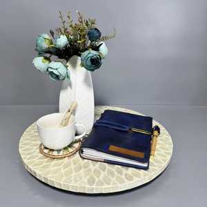 Plateau incrusté unique en os et résine Plateau décoratif de luxe fait main pour la cuisine, la salle à manger, le café, les collations, les boissons et la décoration de table - Product Image 2