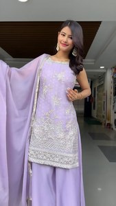 Exclusivo festivo y fiesta Salwar Kameez Set con Heavy Fox Georgette Top bordado Reversible diseño moderno para Diwali - Product Image 3