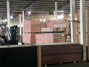 Panneaux de contreplaqué revêtus de film fiables, épaisseur 9-22mm, adaptés aux projets de construction, de coffrage et de bricolage - Product Image 2