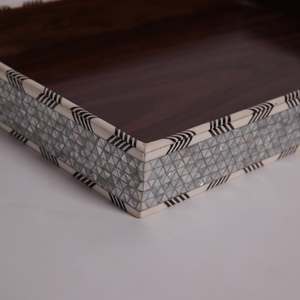 Elegante Bandeja para Servir Chocolate y Postres para Decoración Festiva del Hogar y Regalos, Bandeja de Servicio de Lujo Hecha a Mano con Incrustaciones de Nácar - Product Image 2