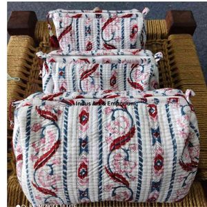 Bolsa de gasa de viaje cosmética acolchada reutilizable de algodón con estampado Floral indio hecho a mano de la mejor calidad, neceser al por mayor - Product Image 5