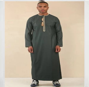 Thawb/Jubba árabe blanco y duradero para hombre, túnica islámica larga, atuendo tradicional musulmán de Oriente Medio, disponible a precio de mayoreo. - Product Image 3