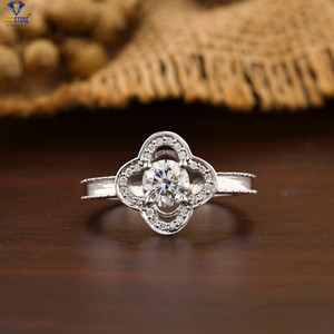 Anillo de diamante de corte brillante redondo de 0,77 quilates en oro blanco con ajuste de punta estándar Compromiso Regalo DE BODA Piedra cultivada en laboratorio - Product Image 1