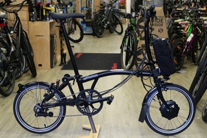 Nueva Bicicleta Eléctrica Plegable Urbana C Line Mid + Rack - Negra - Product Image 2