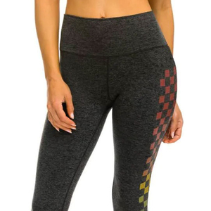 Leggings en tricot pour femmes très demandés, couture 3D, logo personnalisable, taille respirante, séchage rapide, tailles et couleurs personnalisées - Product Image 6