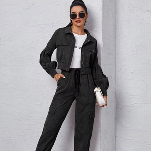 Sweat à capuche court et joggeurs pour femmes personnalisés ensemble de survêtement deux pièces streetwear à la mode vente en gros OEM - Product Image 1