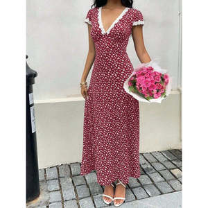 Robe longue Supreme à manches courtes et col en V profond pour femme avec détails en dentelle et motif floral, 36281 - Rouge - Product Image 4