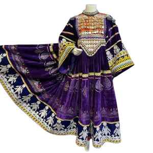 Ventes en gros de robes traditionnelles afghanes pour femmes noires 2025, MOQ faible, Banjara unique avec décorations de boutons en dentelle, options multicolores - Product Image 1
