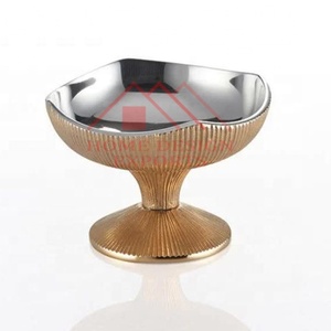 Bol décoratif en or pour la décoration intérieure/Meilleure vente Vase à fleurs sur piédestal le plus populaire pour la décoration de mariage - Product Image 1