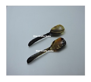 Ventes chaudes et de haute qualité, 2 pièces de cuillères à salade en corne, vaisselle, service à salade unique et luxueux en corne de buffle, fabriqué en Inde - Product Image 3
