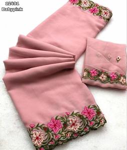 Vêtements ethniques en tissu léger élégant avec des motifs dynamiques de broderie complexes pour le soutien OEM de fête disponible pour les commandes en gros - Product Image 6