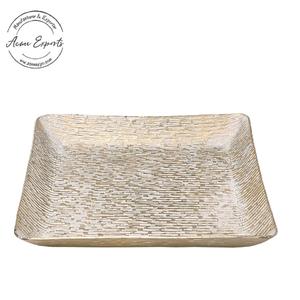 Bandeja de metal rectangular texturizada con acabado mate Ideal para servir aperitivos Organizar tocador o Decoración de mesa - Product Image 1