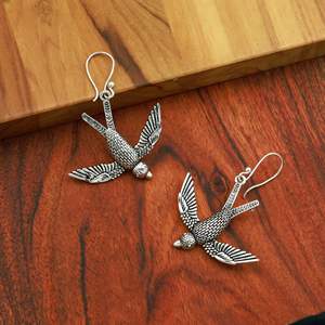 Pendientes Colgantes de Pájaro Golondrina Vintage de Latón y Plata, Joyería Artesanal de Animales Naturales - Product Image 2