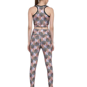 Último diseño hecho a medida mujeres Yoga conjunto sin costuras transpirable gran oferta ropa informal mujeres Yoga conjunto - Product Image 4