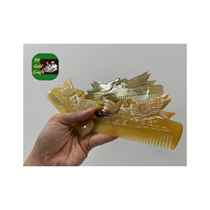 Venta al por mayor de Peine de cuerno de búfalo natural clásico de gran tamaño para la artesanía de salón infantil para el cuidado diario del cabello recuerdo proveedor de Vietnam - Product Image 1