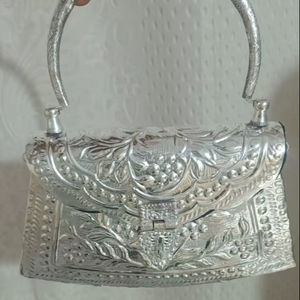 Pochette élégante en laiton, accessoire de luxe pour mariages et célébrations, sac à main pour femme pour soirées - Product Image 6