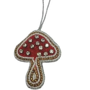 Adorno De Seta con cuentas hecho a mano, decoración colgante en forma de seta de terciopelo rojo para niños, regalo de vacaciones familiares, decoración del hogar - Product Image 1