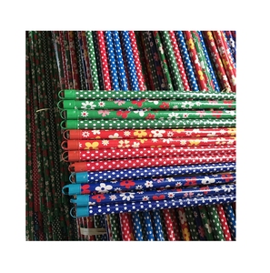 Manche de balai en bois fleur et bâton de vadrouille à pois balai à long manche écologique pour le nettoyage du Vietnam - Product Image 1