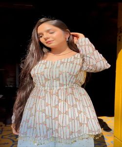 ชุดเดรสผ้าไหมบอลลีวูดแฟชั่น ชุดเดรสผ้าไหมแฟชั่น ออกแบบมาเพื่อให้คุณรู้สึกเหมือนเป็นดารา - Product Image 2