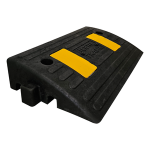 ทางลาดที่จอดรถชุด2เมตรพร้อมช่องเคเบิลยางสำหรับการใช้งานบนถนน - Product Image 3