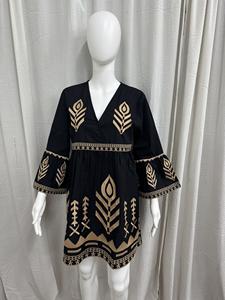 OEM/ODM Robe longue bleue pour femmes, dernière conception, broderie faite à la main, broderie blanche, robe ukrainienne, taille naturelle, lavable - Product Image 4