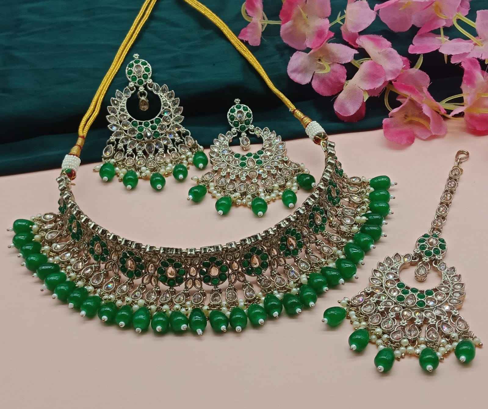 สีเขียว