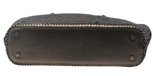 Sac fourre-tout en cuir véritable pour femmes au design moderne avec surpiqûres élégantes Vente en gros - Product Image 2