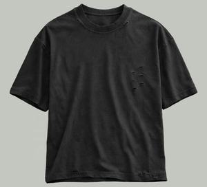 T-shirt pour homme Urban Fashion avec patchs déchirés, t-shirt graphique patchwork streetwear, t-shirt en coton confortable et décontracté - Product Image 1