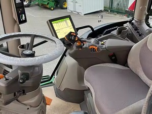 Tracteur à roues John Deere de conception nouvelle et très propre avec chargeur frontal, moteur Changchai 160 CV, boîte de vitesses, roulement, moteur - Product Image 4