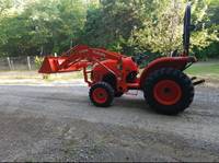 Traktor Kubota L2501 25HP Bekas Kondisi Baik Dengan Lampiran Pemuat Depan Dijual